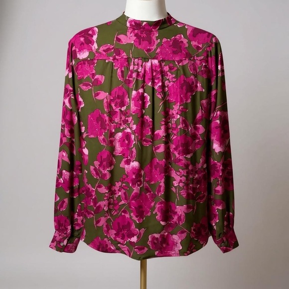 NWT Floral Pink and Green Women's blouse - Picture 4 of 13